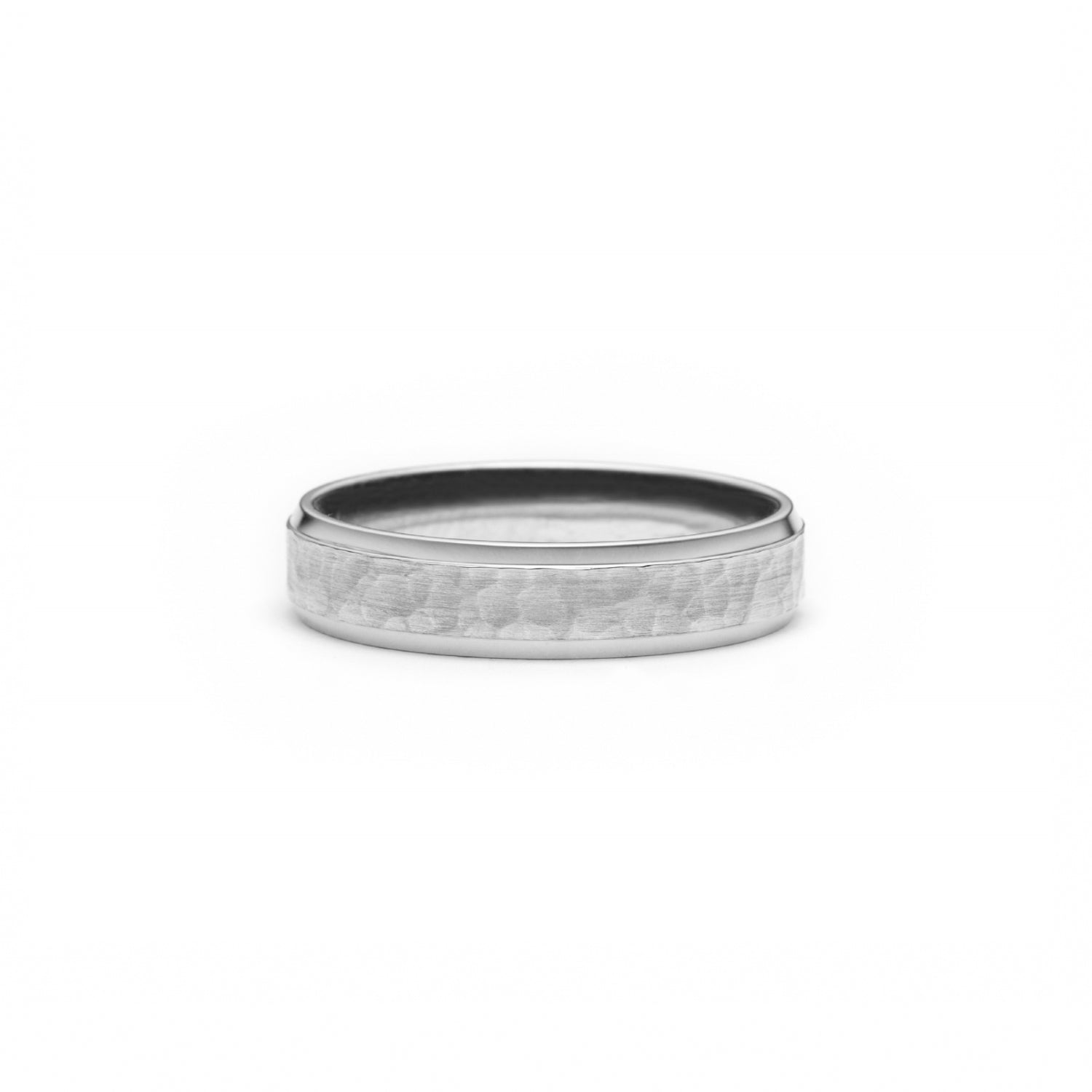 Hammered Finish Bevelled Edge 4-5 mm Wedding Band in Platinum