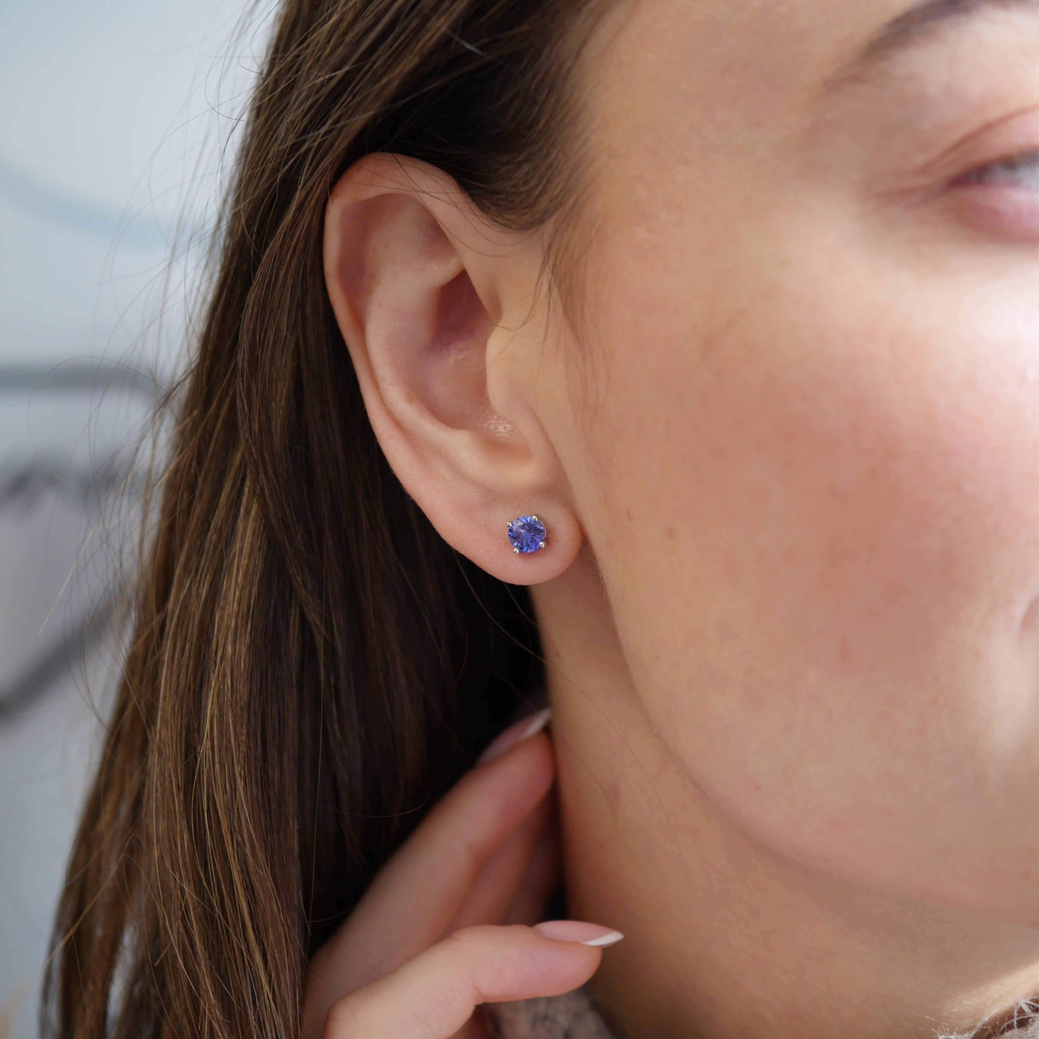 Round Cut Tanzanite Stud Earrings