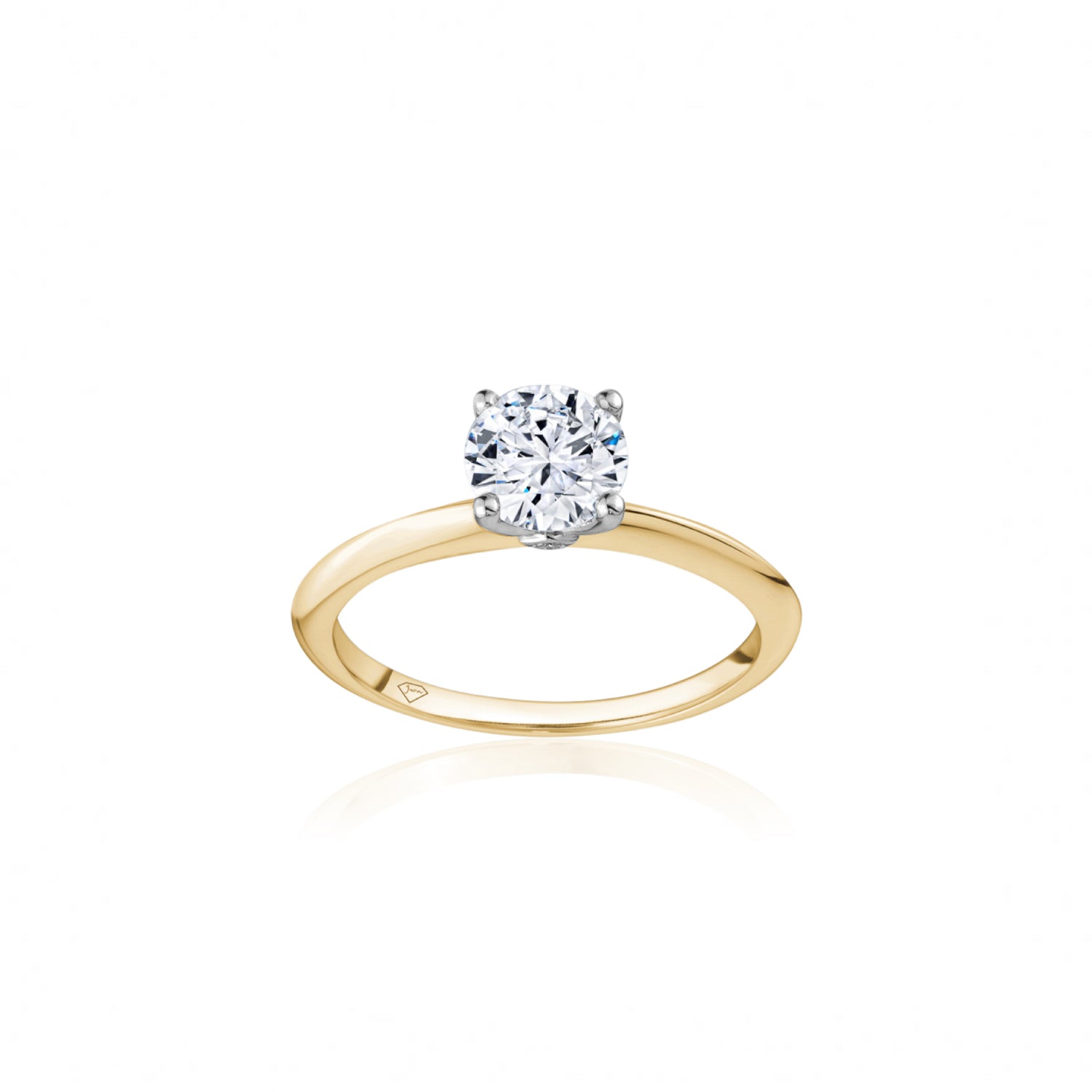 Round Brilliant Cut Diamond Classic Solitaire Engagement Ring in Yellow Gold