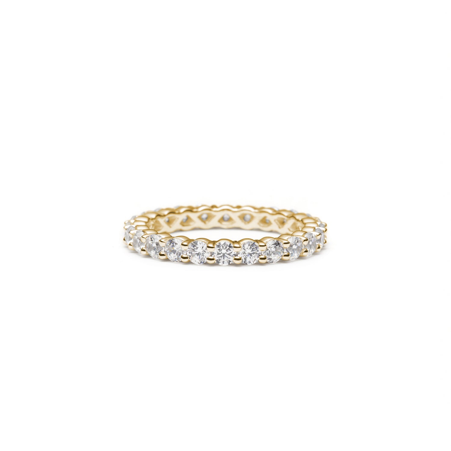 Signature Round Brilliant Cut Diamond Shared Prong Eternity Ring in Yellow Gold