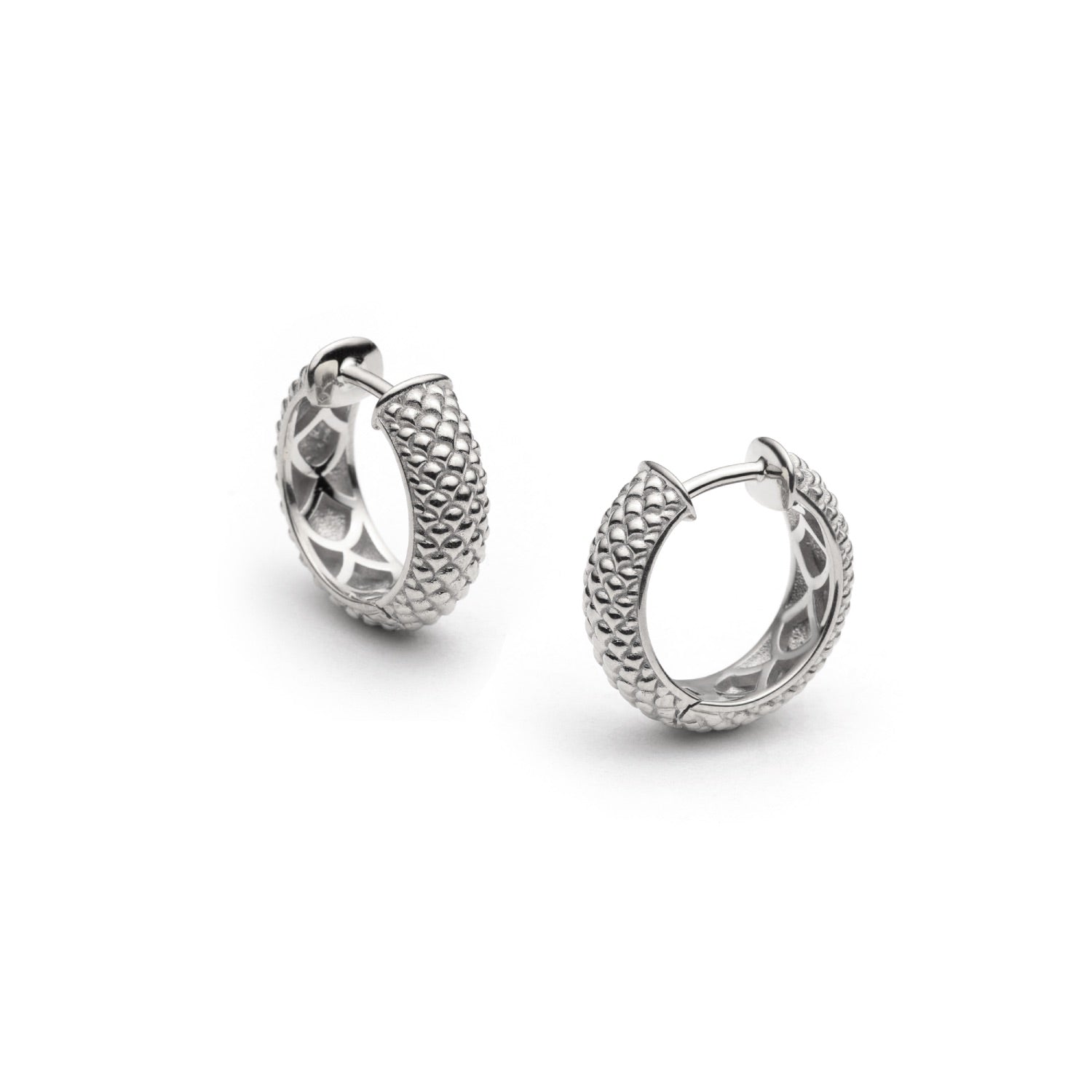 Lepia mermaid scales motif chunky huggie earrings in white gold