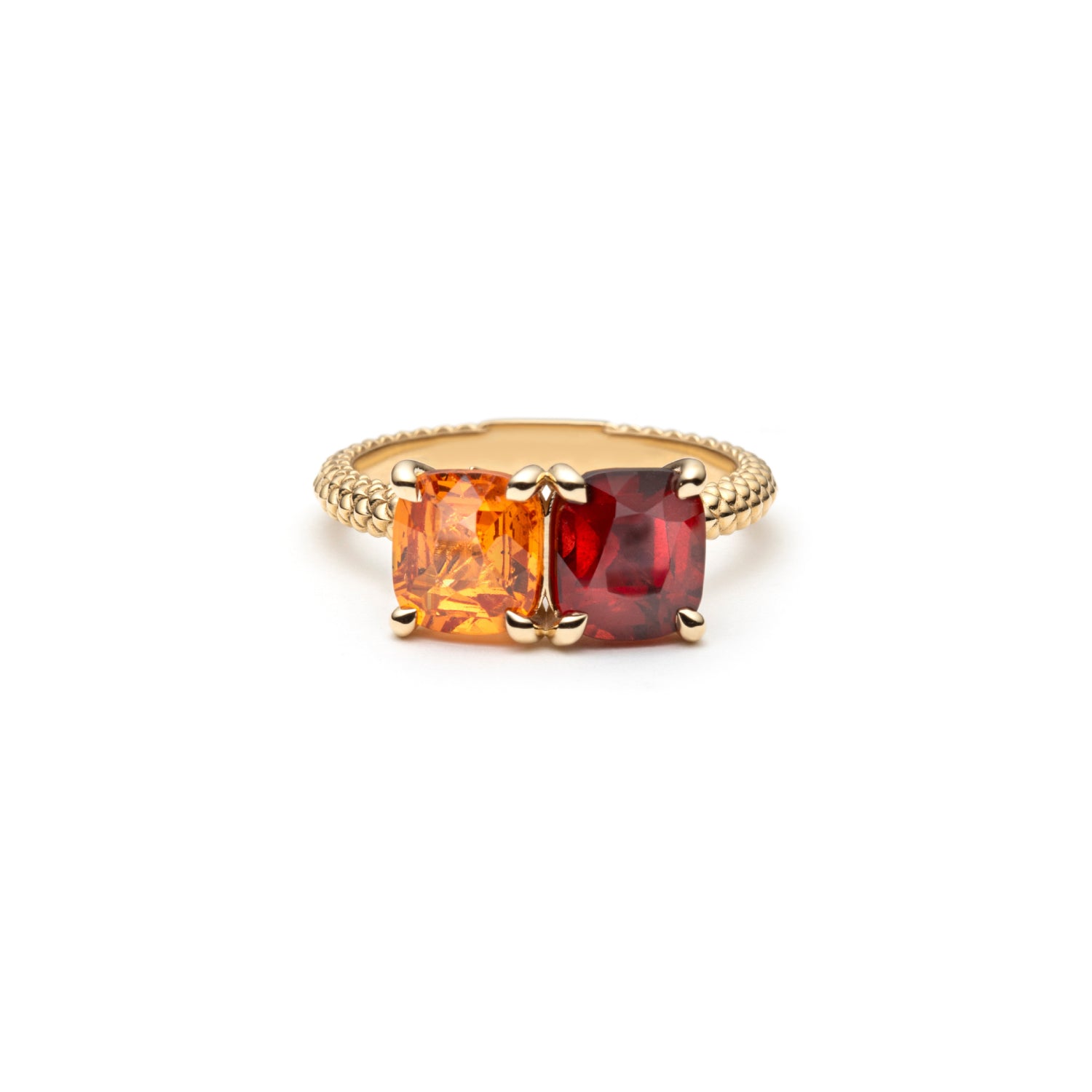 Lepia Toi et Moi ring with cushion-shaped orange and red garnets set side by side in 14K yellow gold.